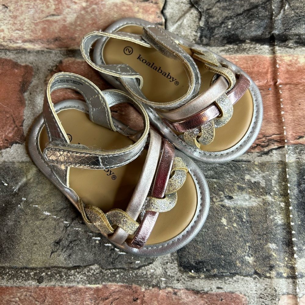 5 for $25🔥KoalaBaby Silver & Pink Strappy Sandals Baby Size 2